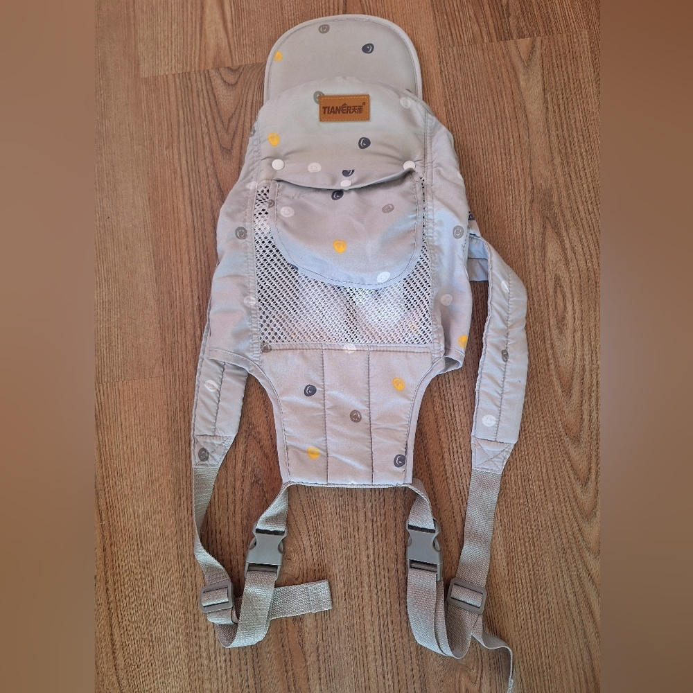 Kids Carrier - Gray with Yellow and White Accents